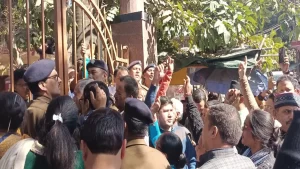 lathicharge in dehradun