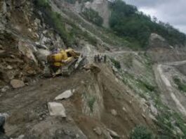 Badrinath Highway Closed 