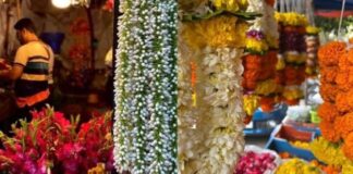 flowers market shopping for diwali