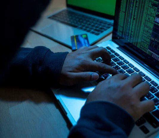 Pakistani hackers target India