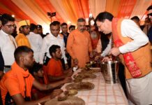 Kanwar Yatra 2026 : मुख्यमंत्री ने स्वास्थ्य सेवा शिविर का किया शुभारंभ, श्रद्धालुओं को अपने हाथों से परोसा भोजन Kanwar Yatra 2026