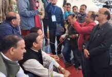 उत्तराखंड विधानसभा में विपक्ष का हंगामा, वेल में लहराए काले झंडे; 11:20 बजे तक सदन की कार्यवाही स्थगित